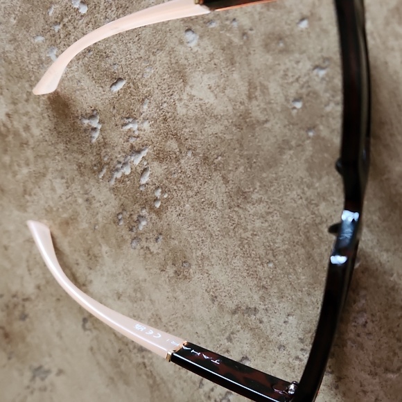 Tahari Tortoise Shell Oversized Sunglasses - Picture 12 of 12